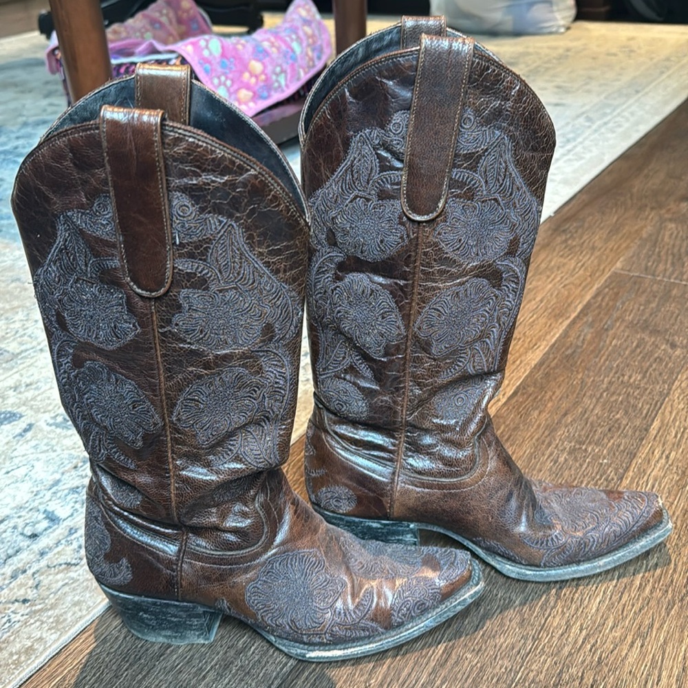 Well loved, great condition LANE Cowgirl Boots